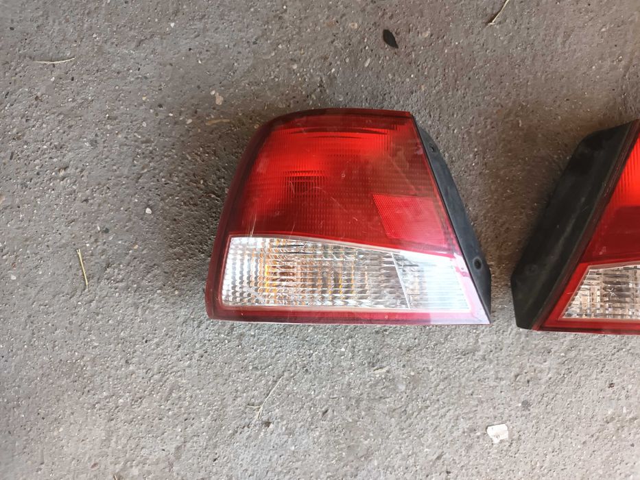 ляв и десен стоп за хюндай акцент 99 - 02 HYUNDAI ACCENT