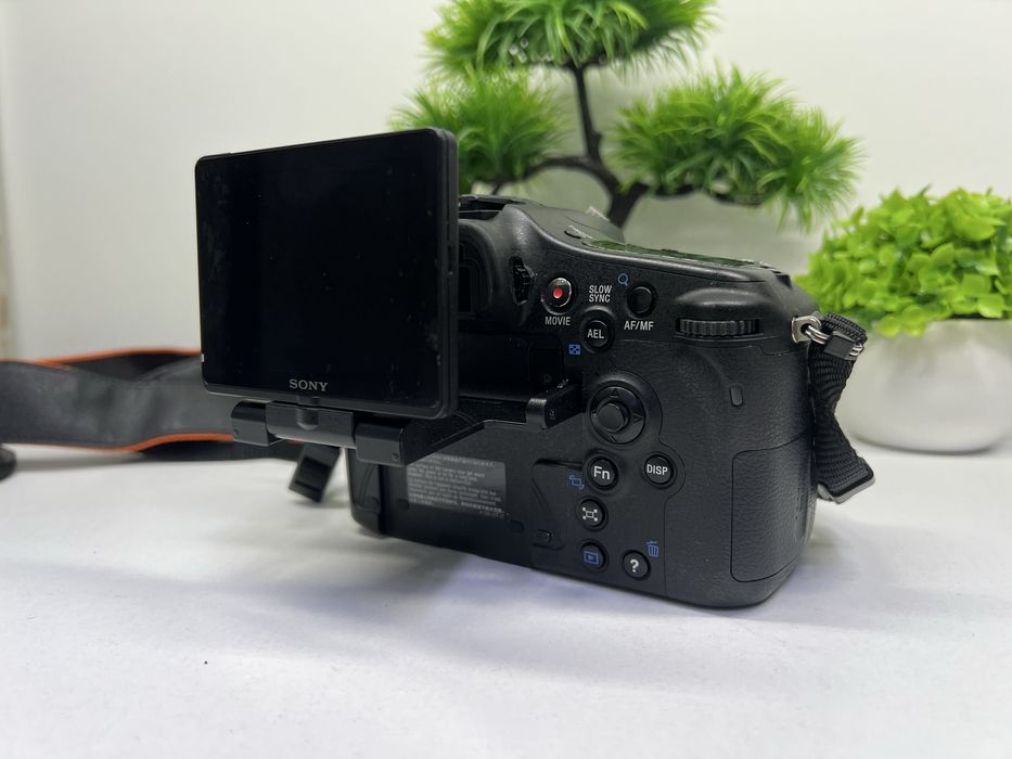 Фотоаппарат Sony SLT-A77