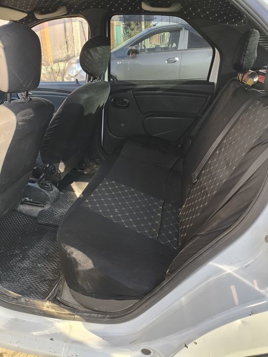 Продам Рено Логан 1 пок. 2014г.