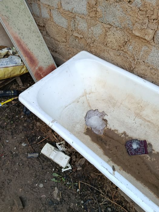 Продаеться чугунная ванна