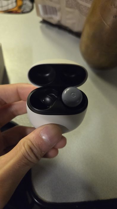 Vand/Cumpar google pixel buds pro 2 (citit descriere)