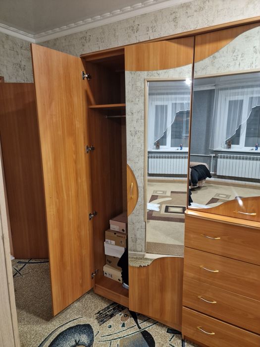 Продам прихожую в коридор