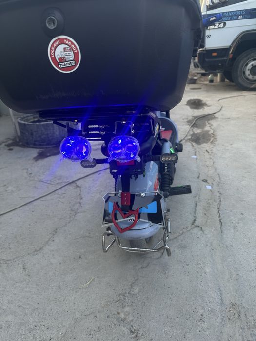 Nomer one hoken продаеться электроскутер