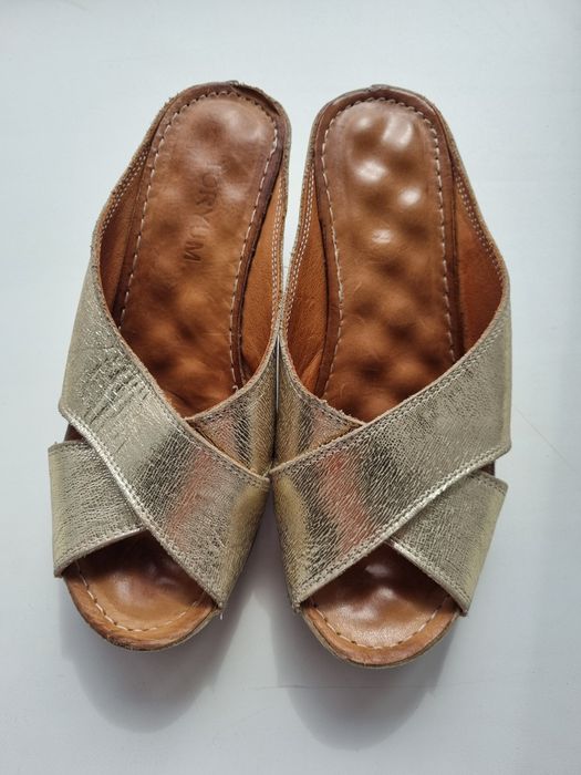 Продам кожаные шлепки