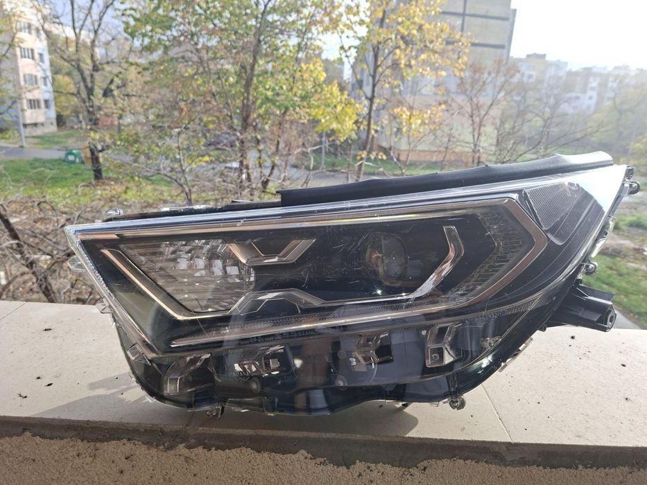 Ляв фар Toyota Rav 4 2018 - 2022