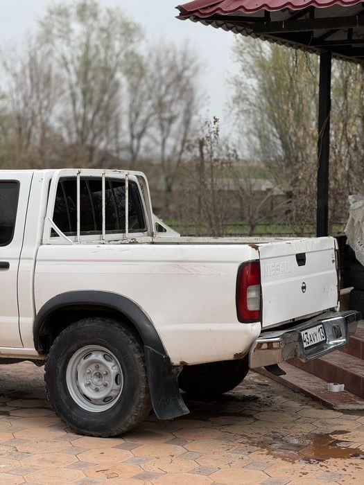 Nissan Navara 2005