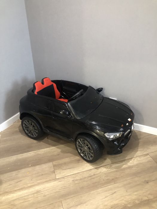 Продам детскую машинку