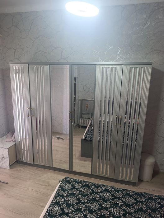 Mebel komplekt holati ideal yangi rangi kulrang