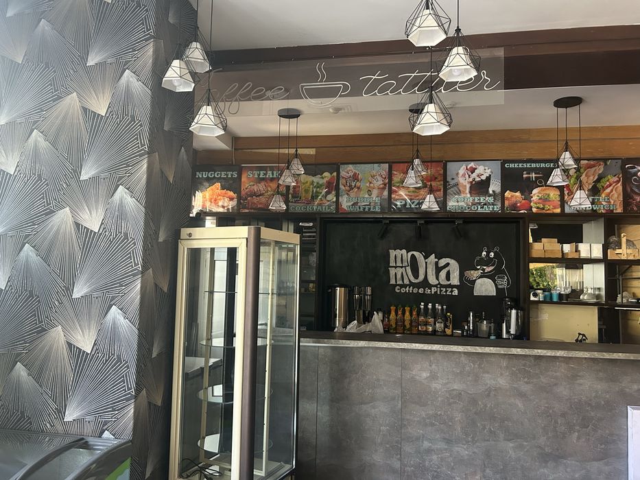 Витрина холодильник для дессертов