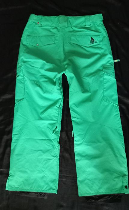 O'Neill ски/сноуборд екип M/L
O'Neill ски/сноуборд екип M/L