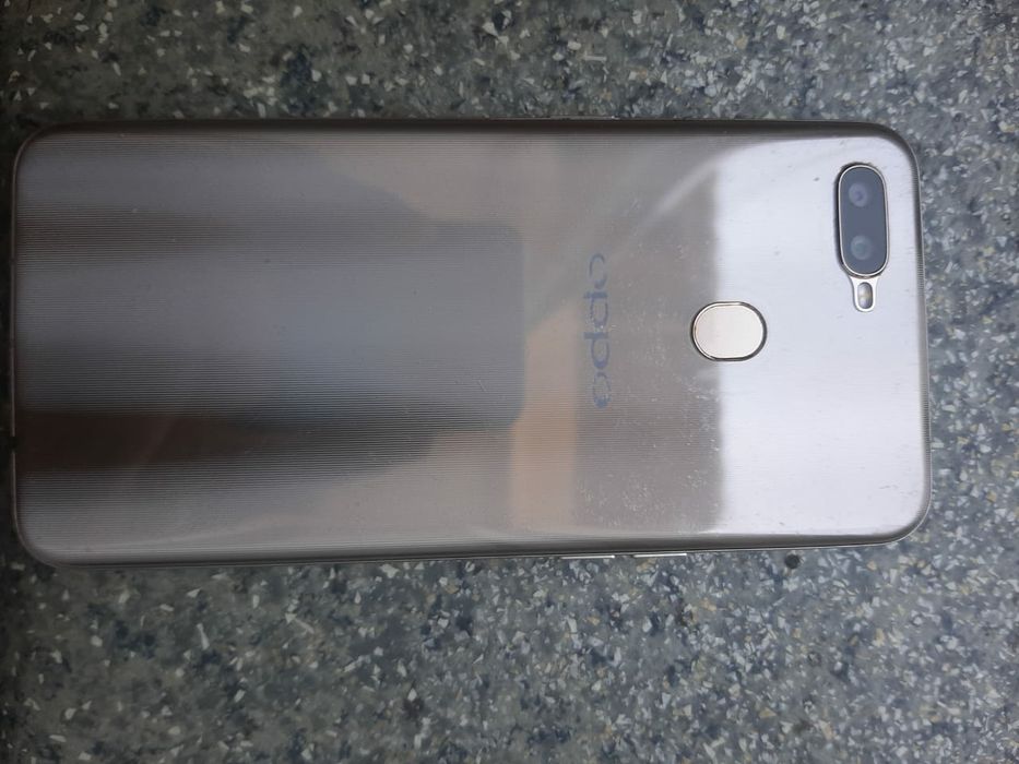 Продам  OPPO AX7