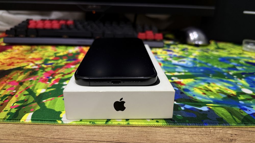 iPhone 16 Pro Max 256GB Black Titanium, Канада, идеальное состояние
