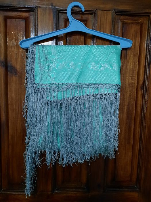 Женские кофты и одежда.