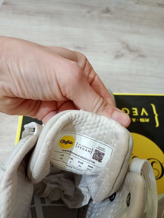 Чисто нови зимни обувки Buffalo