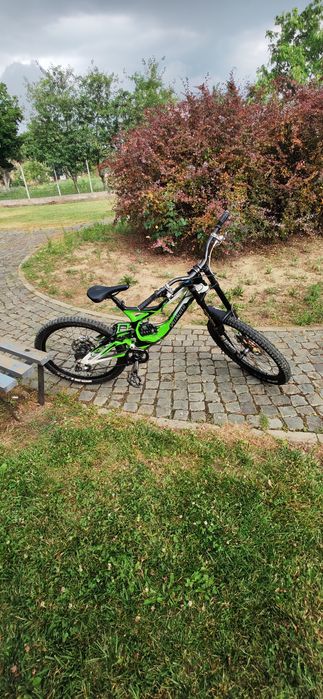 Specialized demo 8