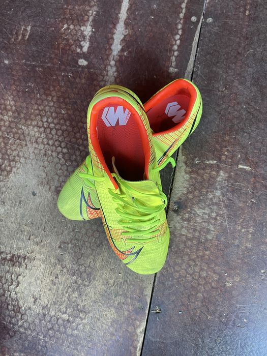 ghete de fotbal Nike Mercuria