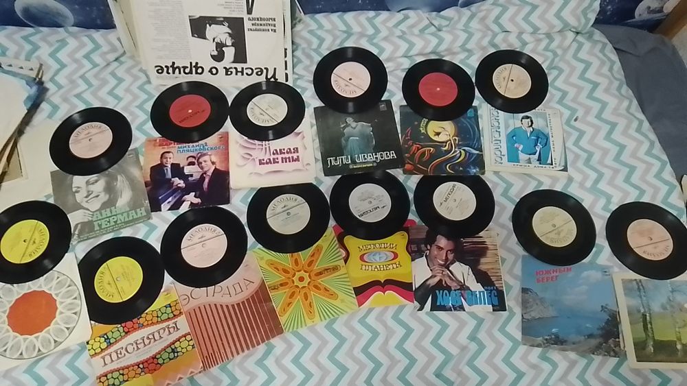Продам пластинки в качестве декора