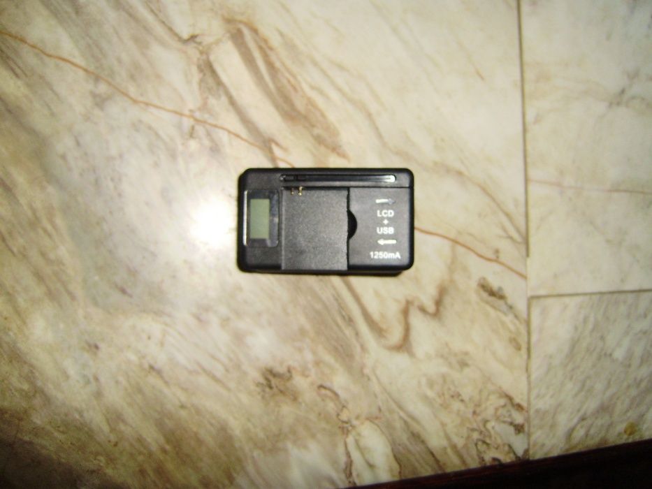 Продавам зарядно за всякакви батери Чисто Ново