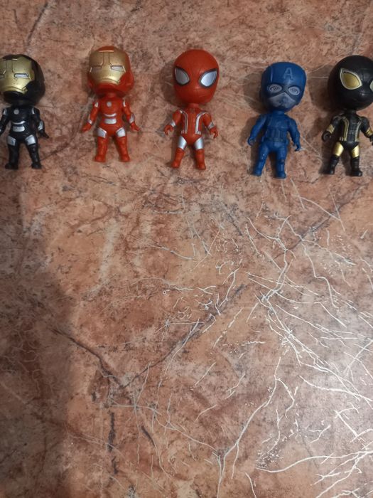 Продаи игрушечные машинки