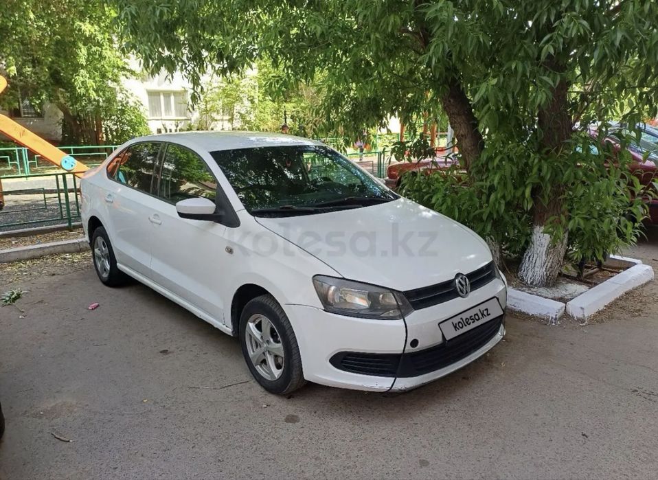 Volkswagen Polo 2013 года, седан.