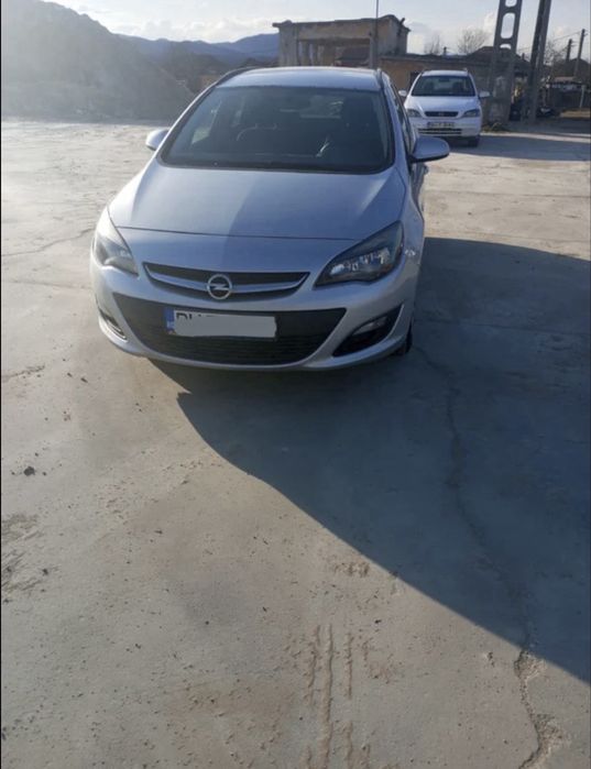 Masina Opel Astra J