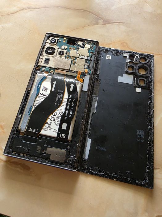 Samsung S22 Ultra + husă Mobilfox + telefon piese