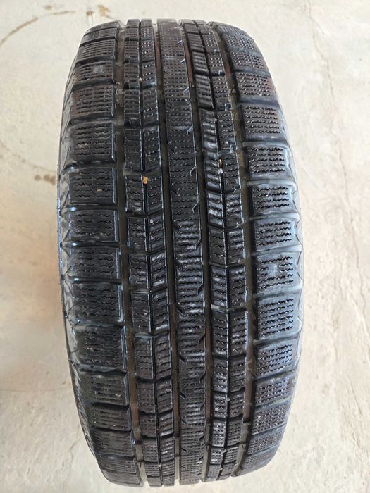 Комплект зимних шин