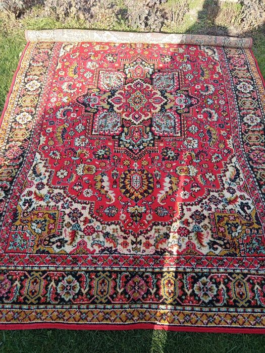 Продам шерстяные ковры.