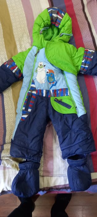 Продаются зимние комбинезоны