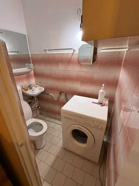 Apartament 3 camere decomandat 71 mp, 2 bai, balcon, parter, Strand