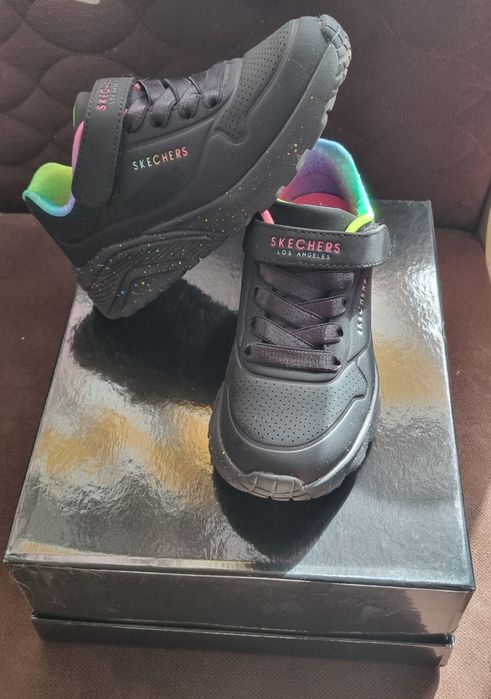 Adidași Skechers fete, mărimea 28, stare excelentă