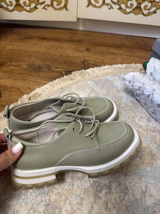 Кроссовка от Respect