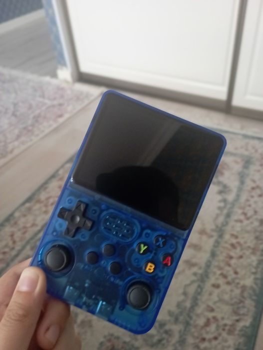 Приставка r36s прошитая (продам-обмен)