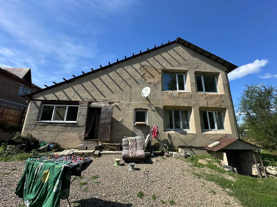 Коттедж, 300м2, 3 уровня, 2015г.п. ЛЕСХОЗ, 9 комнат, 10 соток