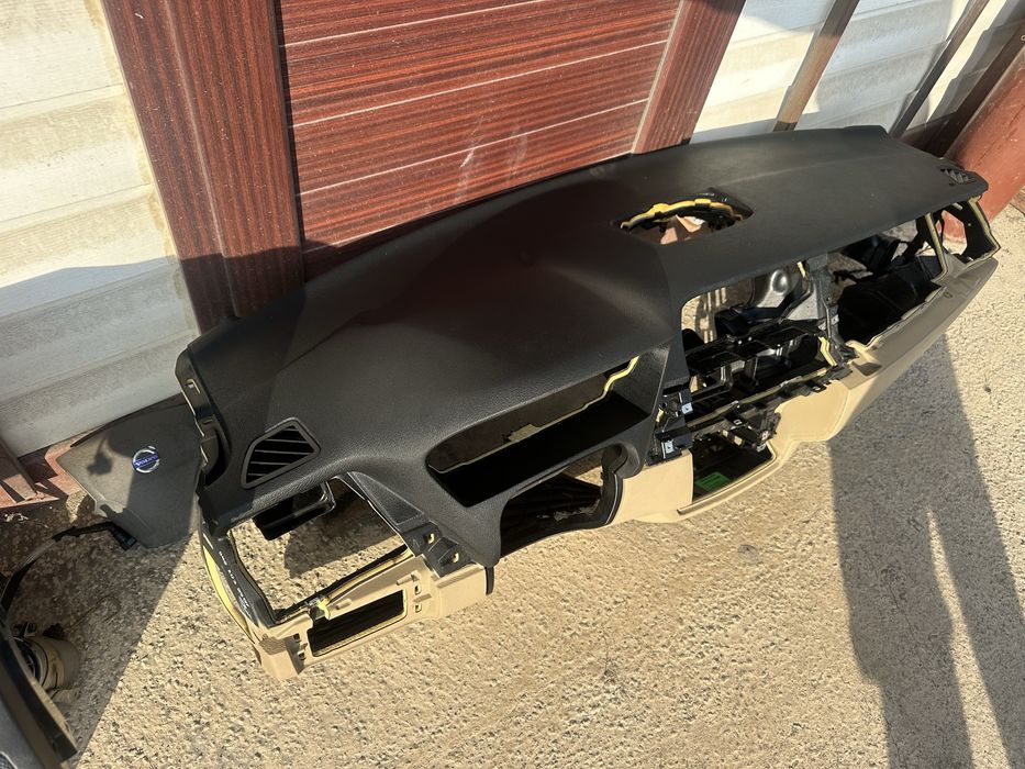 Табло със десен airbag за BMW X5 E70