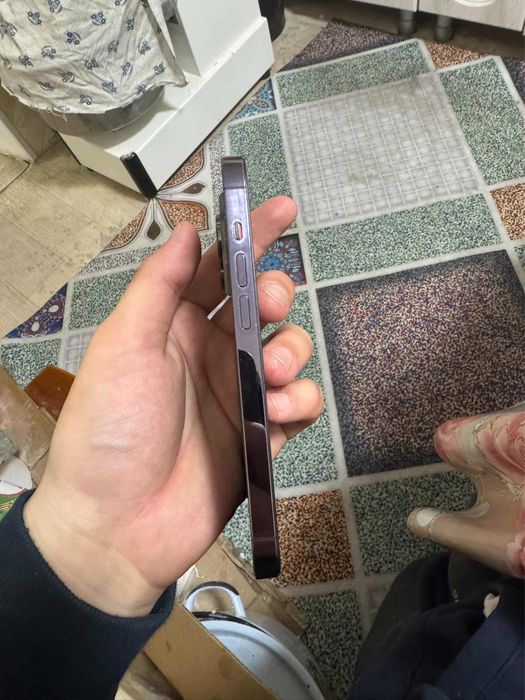 Продам Айфон 14 про