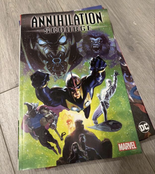 Bundle 8 trade paperbacks comics benzi desenate Marvel & DC