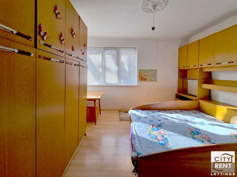 104380 Просторен апартамент с две спални в топ центъра на В. Търново