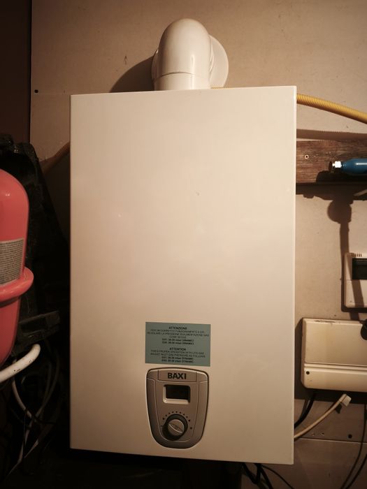 Бакси мощен 25kW Газов проточен бойлер