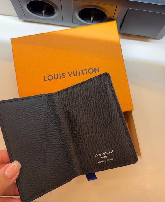 Louis Vuitton кардхолдер