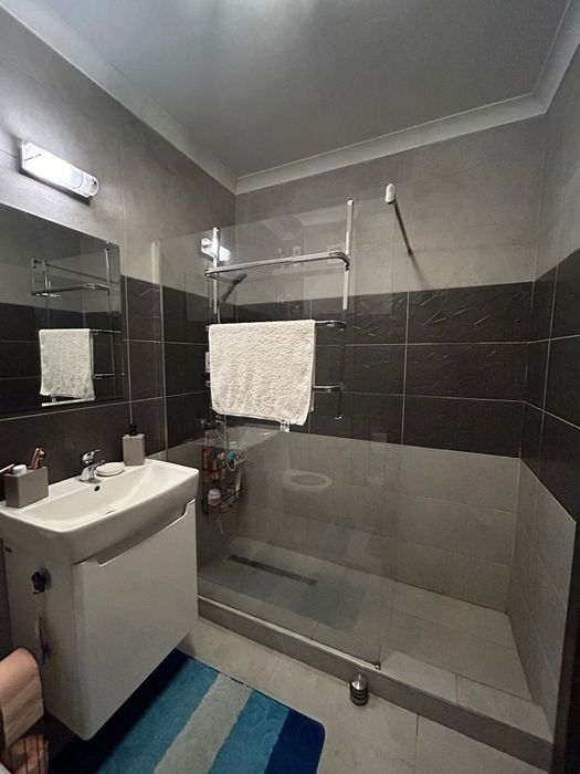 Inchiriez apartament 3 camere