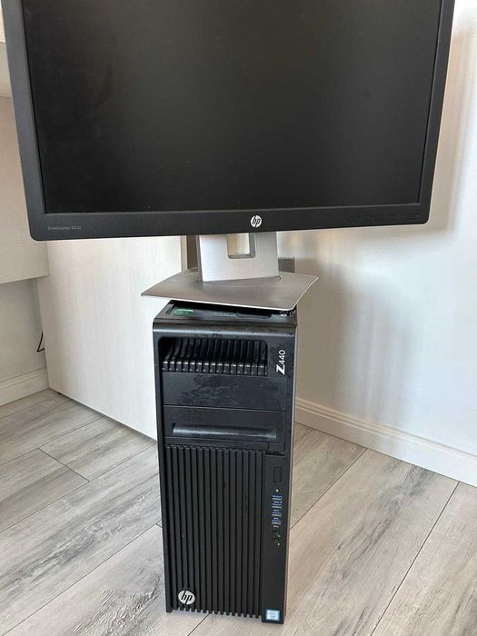 Calculator HP Z440 Desktop PC si Monitor 23"