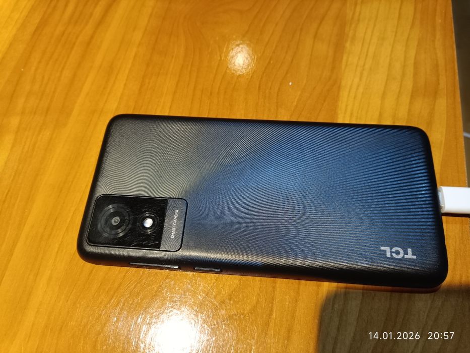 Mobil TCL preț modest