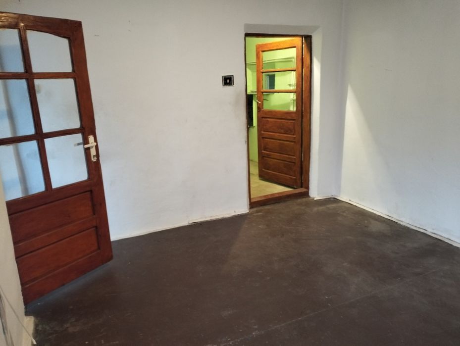 Vand casa batraneasca.