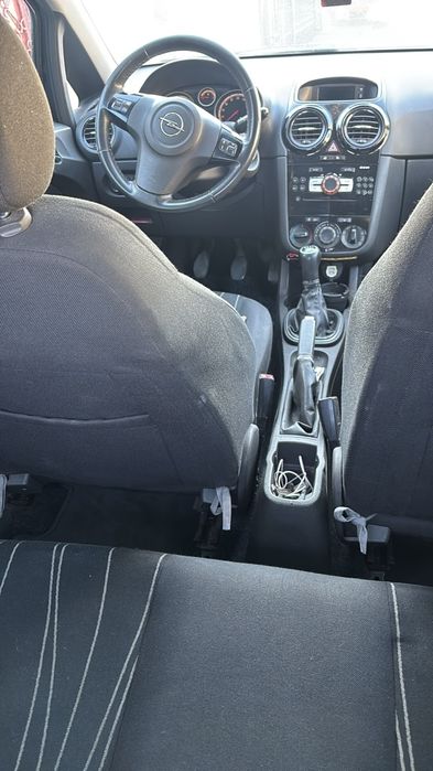 Opel Corsa 1.2 an fabricatie 2010