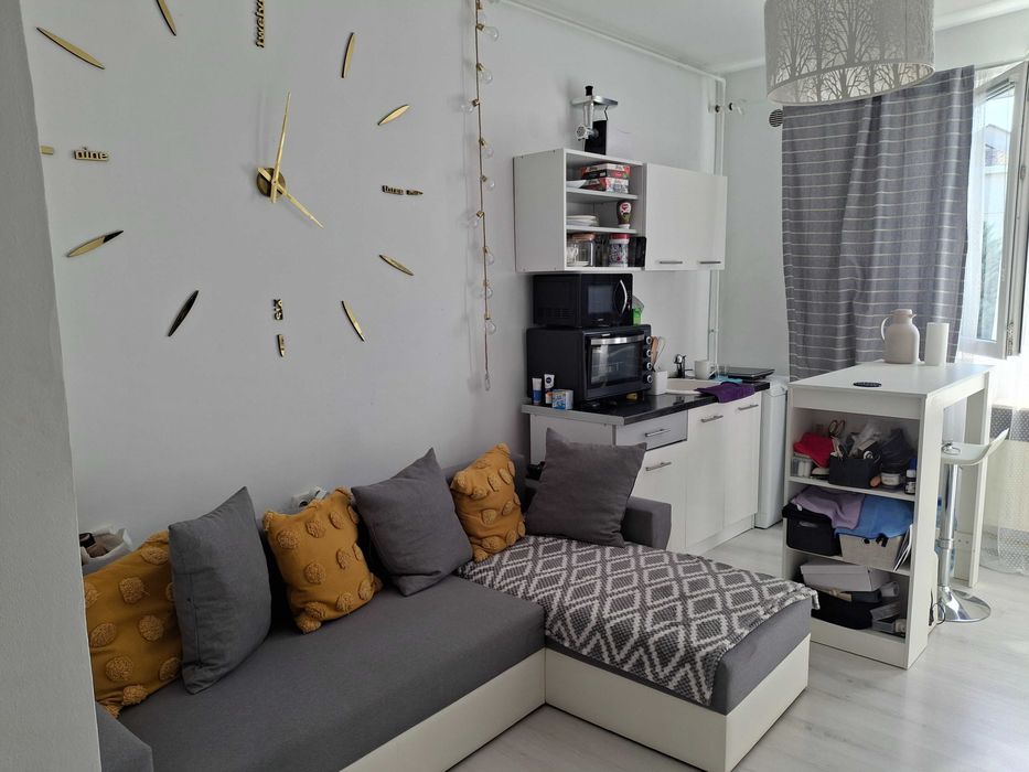 Vand garsonieră de 20mp la pretul de 35000€ negociabil.