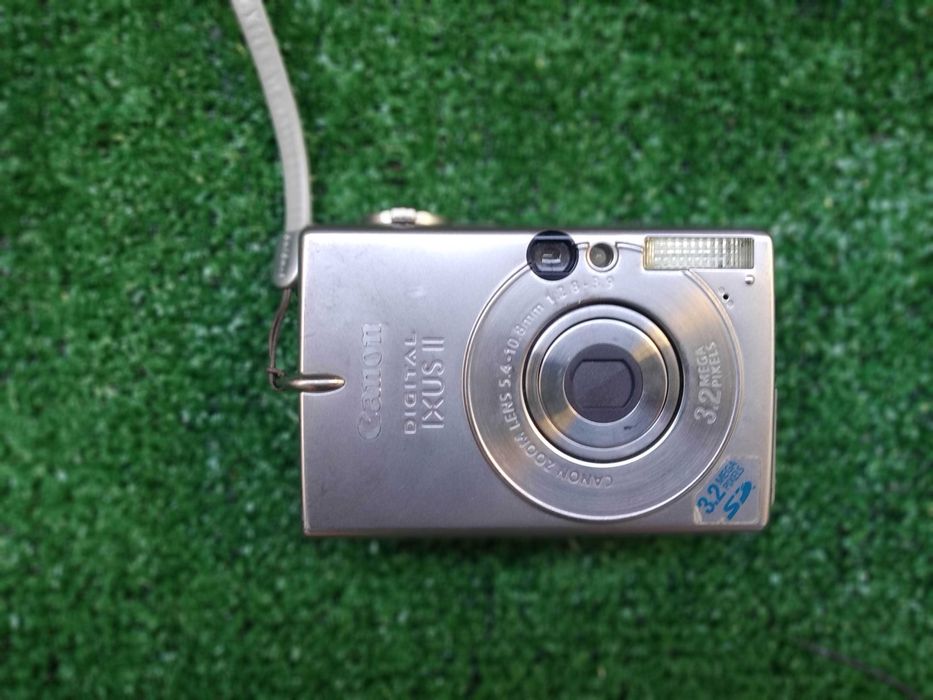 Продавам малки фотоапарати.