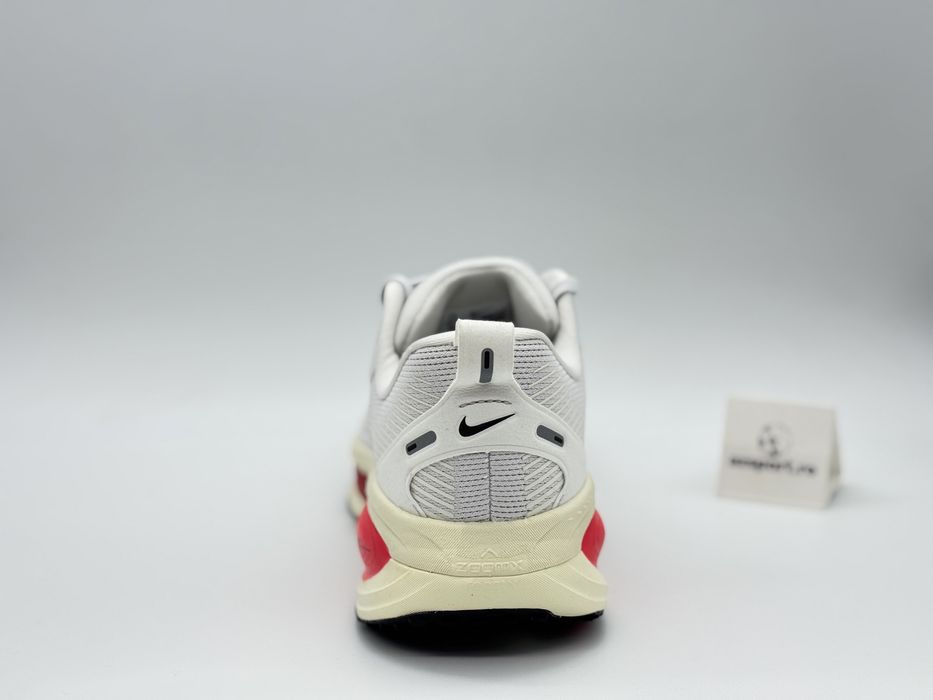 Nike Vomero 18 Noi Originali (40,5)