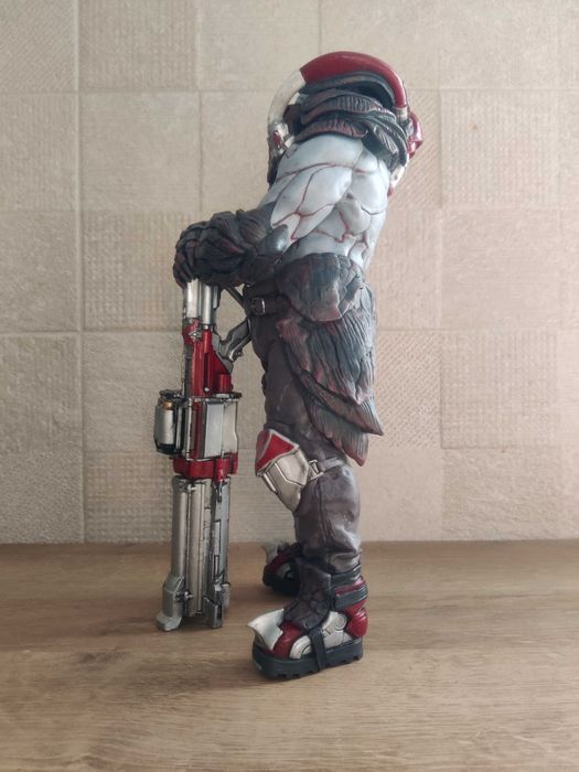 Quake Champions Scalebearer Edition фигура, като нова