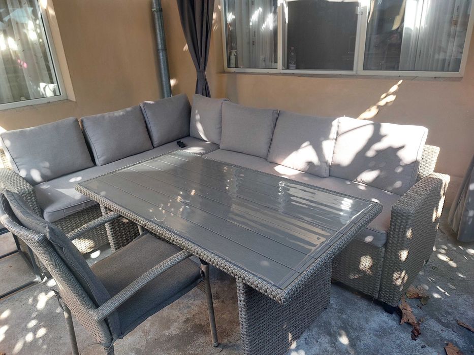 Vand set canapele, masa, scaun si pavilion terasa